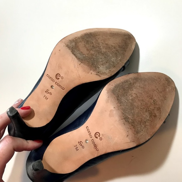 Corso Como Leather Chain Pump - Picture 4 of 4